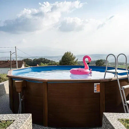 Vakantiehuis Zlatni Prag - *